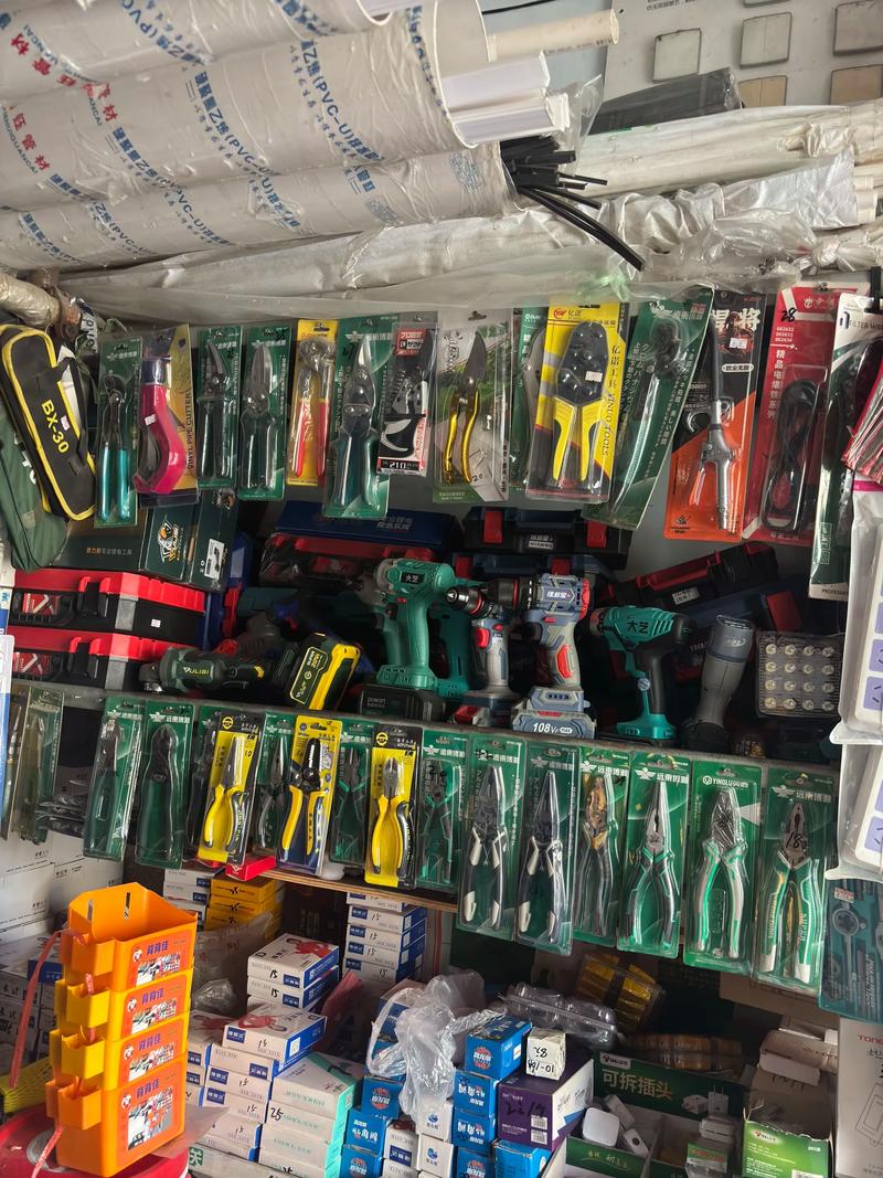 守店日常 在重复中坚守的五金机电实体店